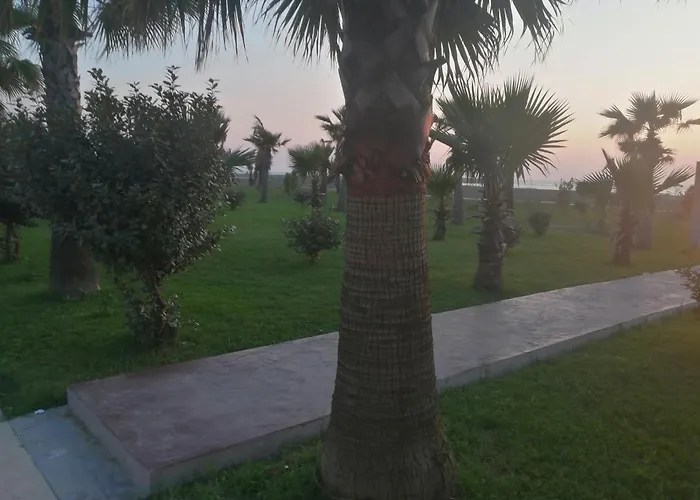 Frederik Qerret Apartmán Golem (Tirana)